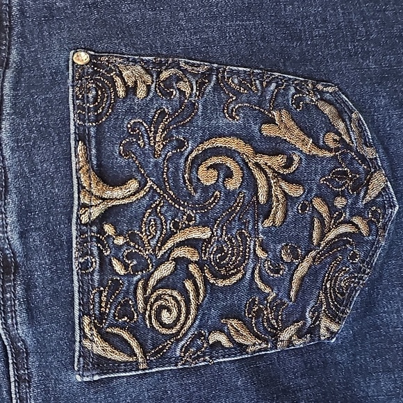 Jeans - Picture 11 of 16